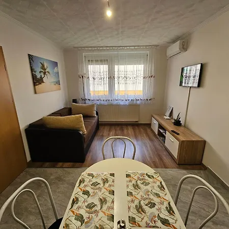 Fischer Apartman 2 Hajduszoboszlo Exterior photo