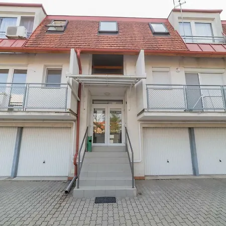 Fischer Apartman 2 Hajduszoboszlo Exterior photo